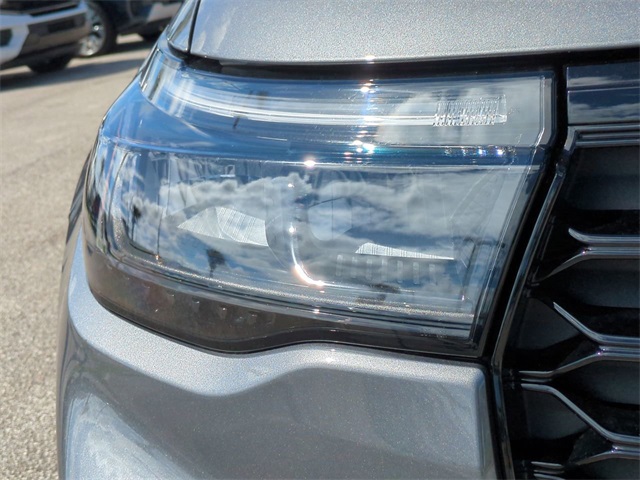2025 Ford Explorer ST-Line photo 9