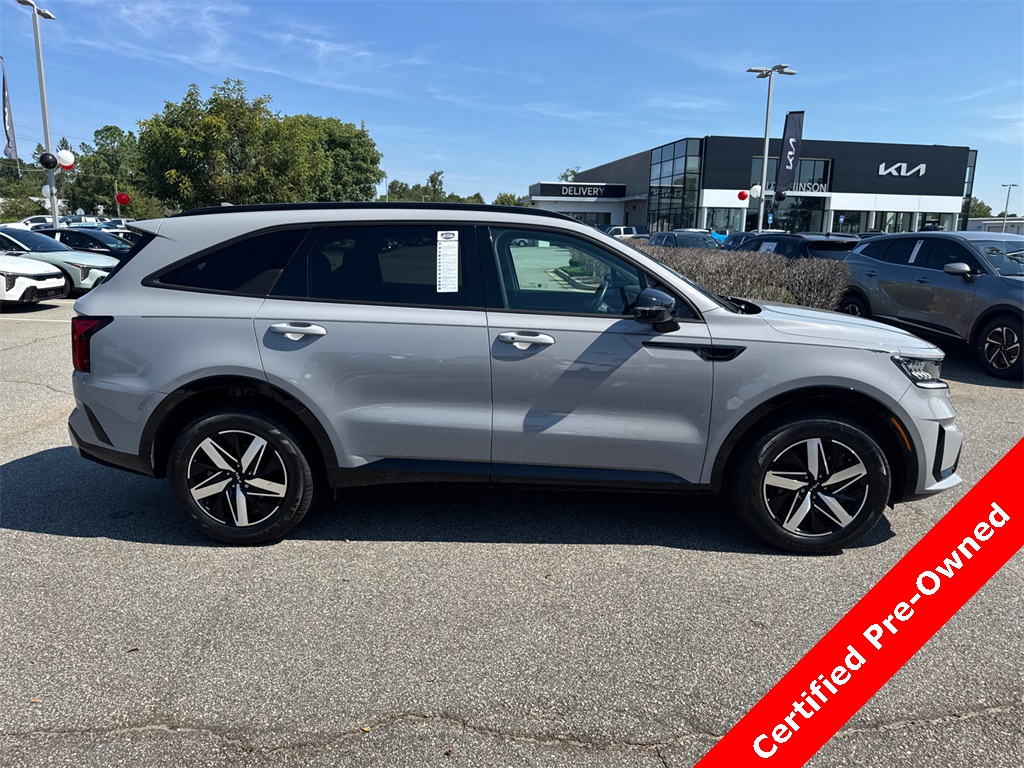 2023 Kia Sorento EX photo 2