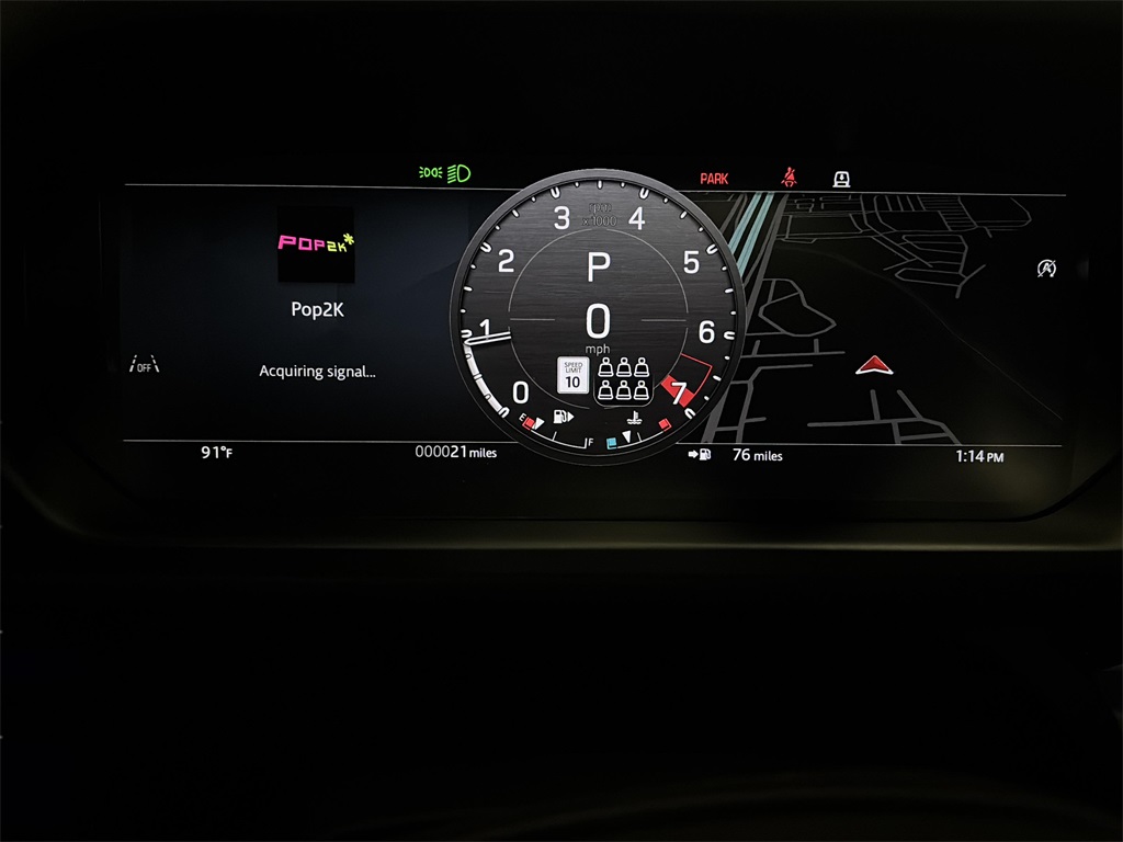 2025 Land Rover Defender 130 X-Dynamic SE photo 25