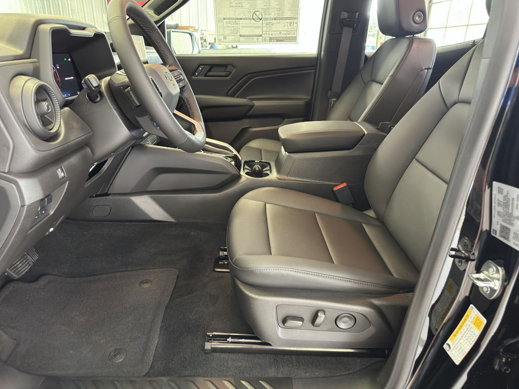 2025 Chevrolet Colorado Trail Boss photo 8
