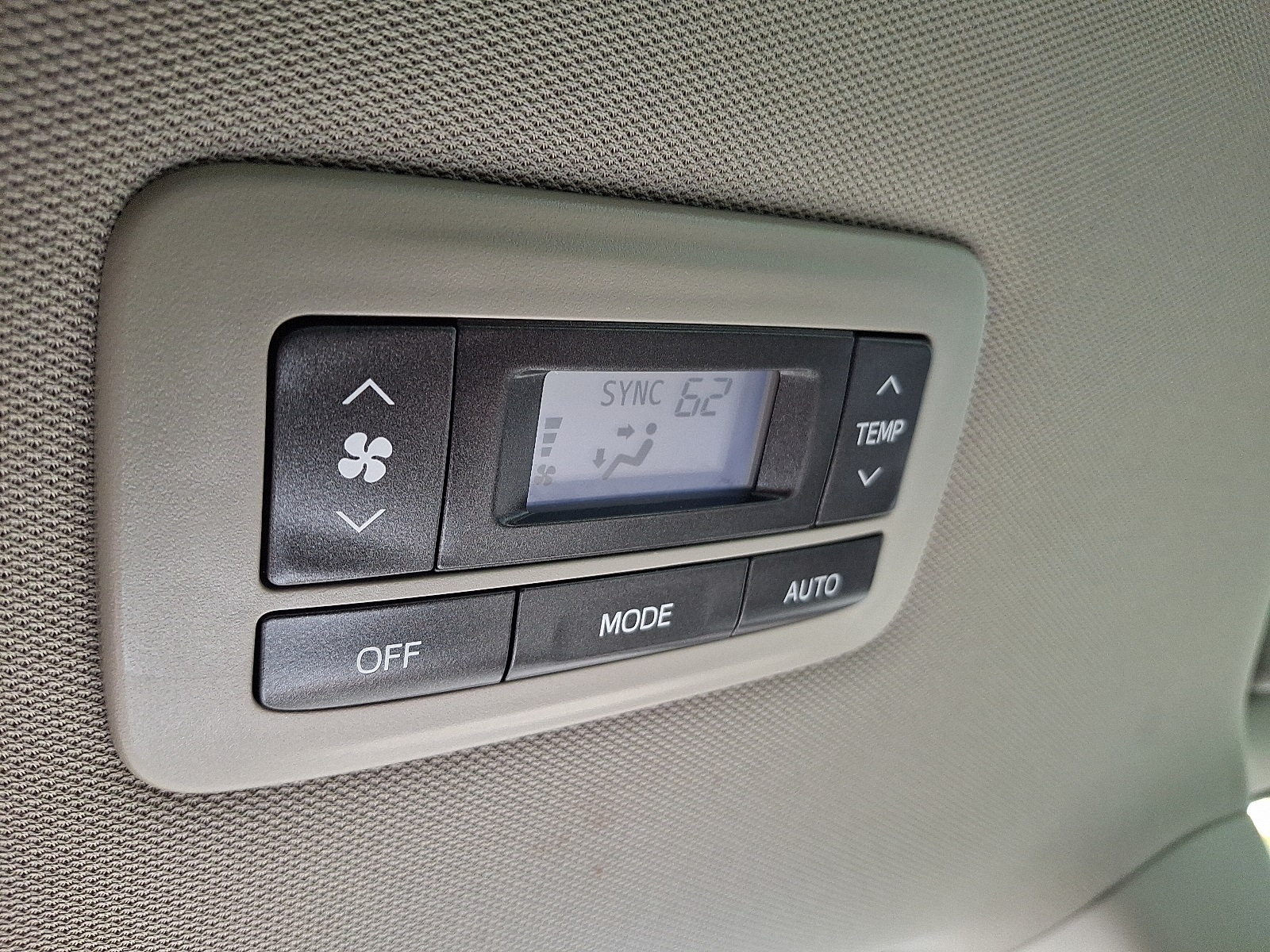 2020 Toyota Sienna XLE photo 13