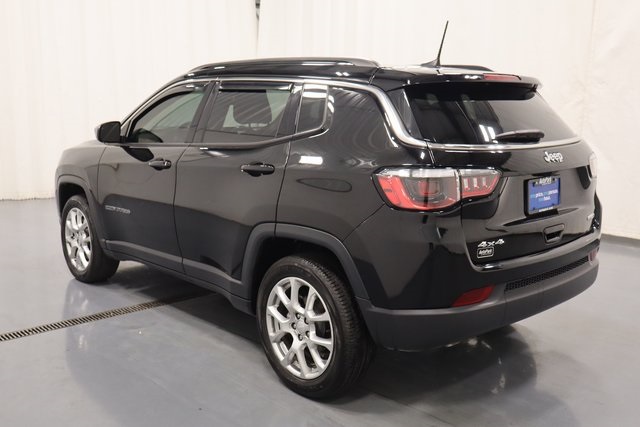 2023 Jeep Compass Latitude Lux photo 6