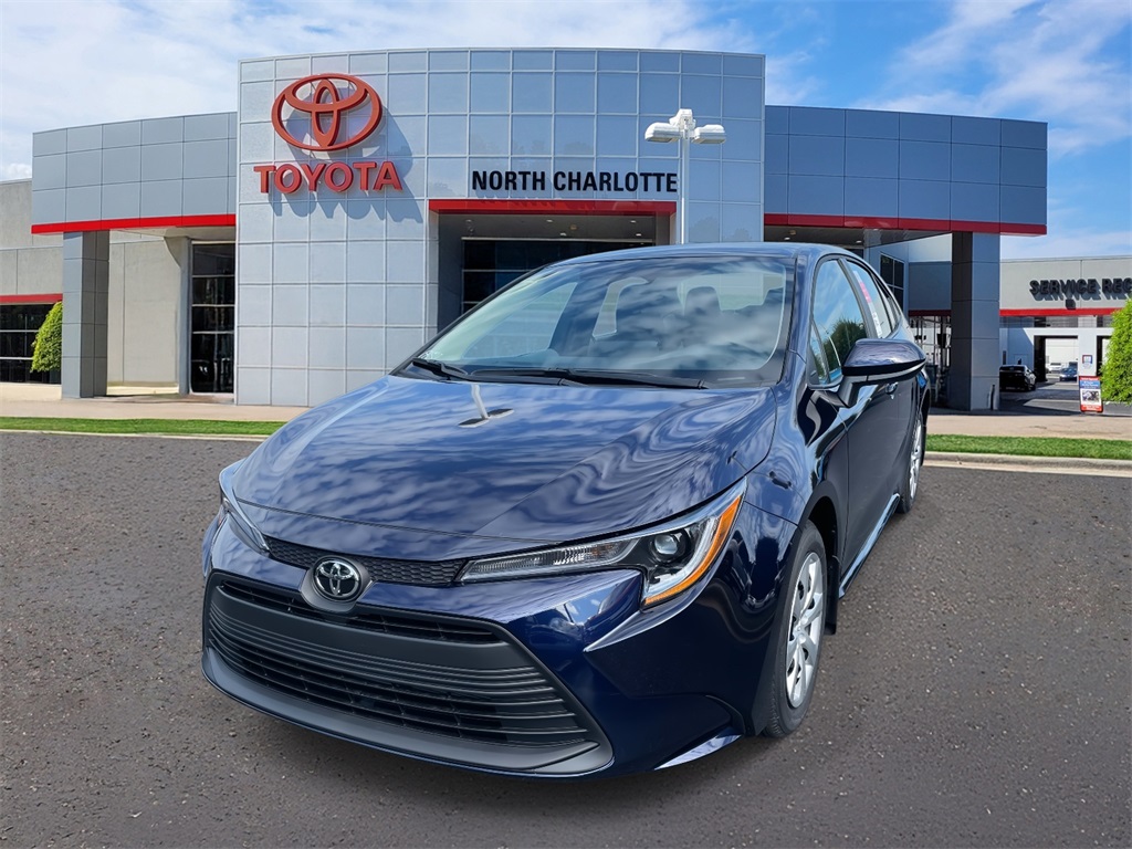 2025 Toyota Corolla LE photo 3