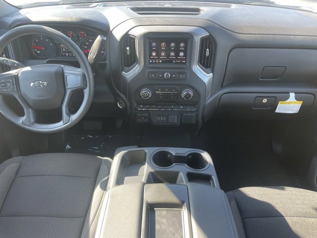 2025 Chevrolet Silverado 2500HD Custom photo 13