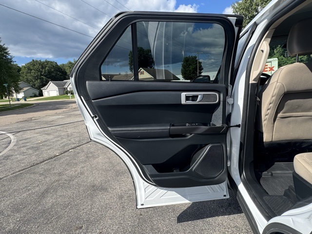 2023 Ford Explorer Base photo 21
