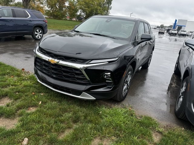 2025 Chevrolet Blazer 2LT photo 3