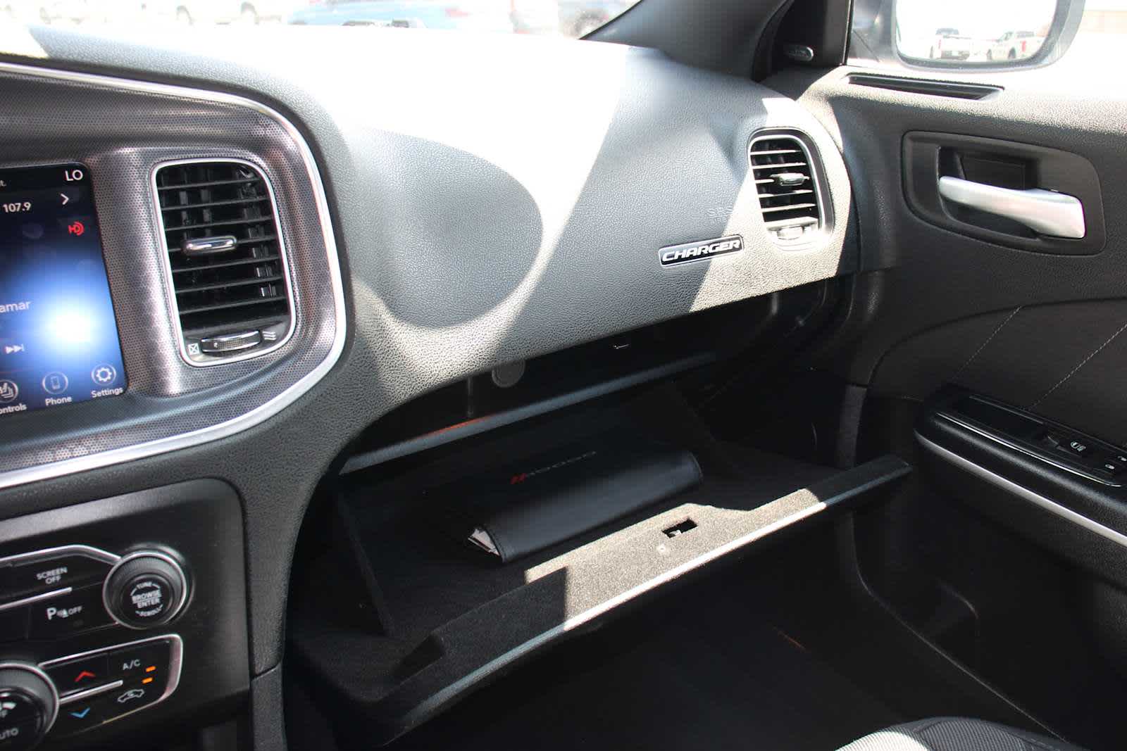 2018 Dodge Charger SXT Plus photo 29