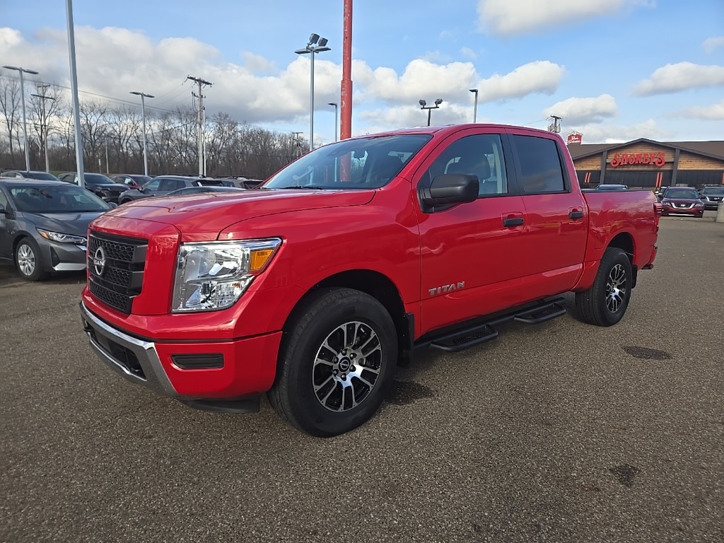 2024 Nissan Titan SV photo 3