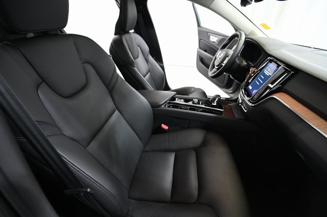 2024 Volvo S60 B5 Plus photo 23