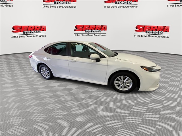 2025 Toyota Camry LE photo 3