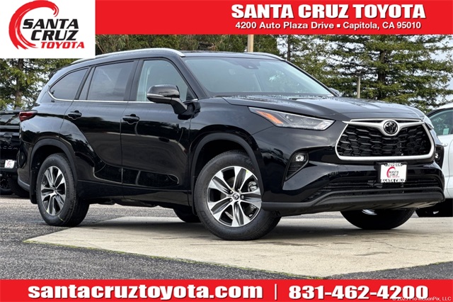 2026 Toyota Highlander XLE's photo