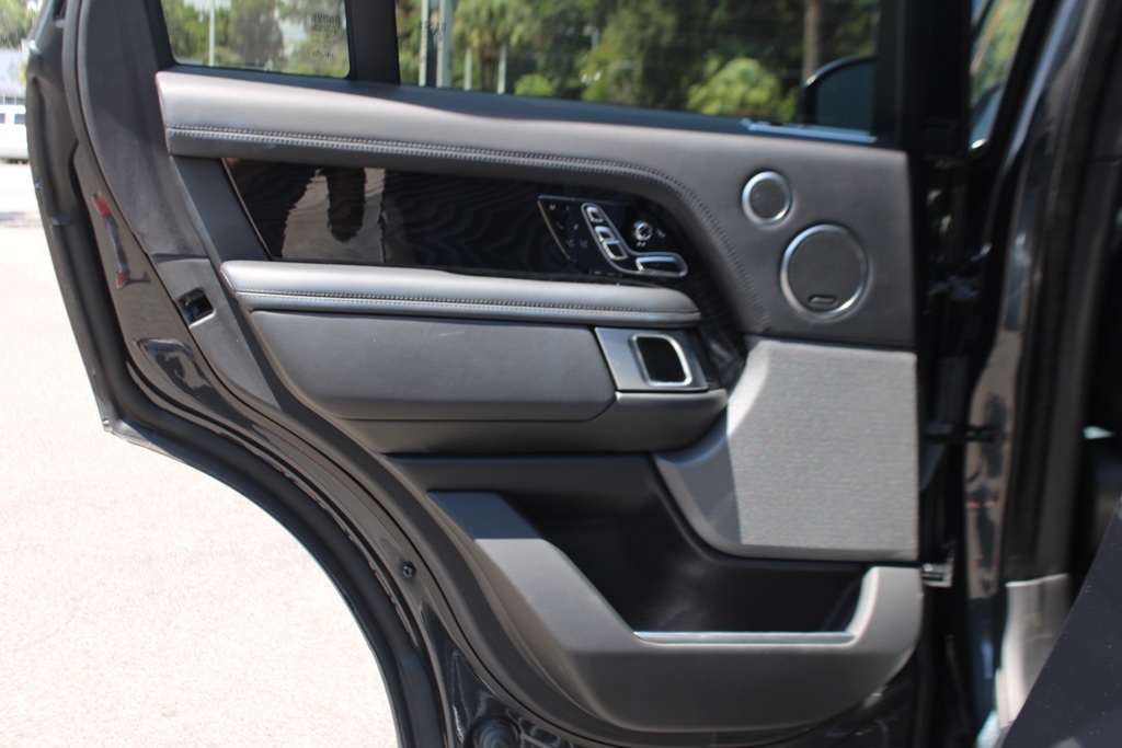 2021 Land Rover Range Rover Autobiography photo 26