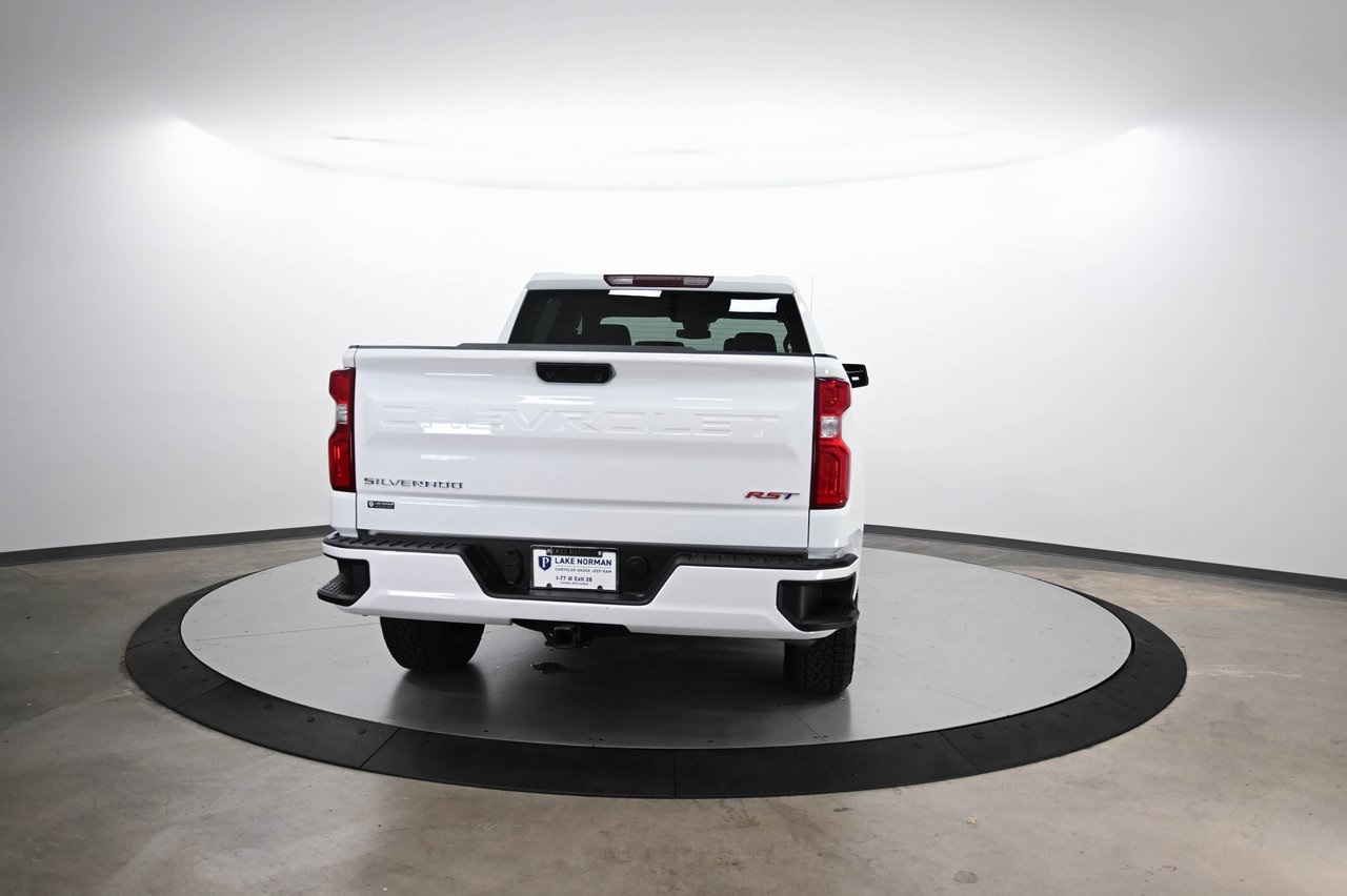 2023 Chevrolet Silverado 1500 RST photo 4