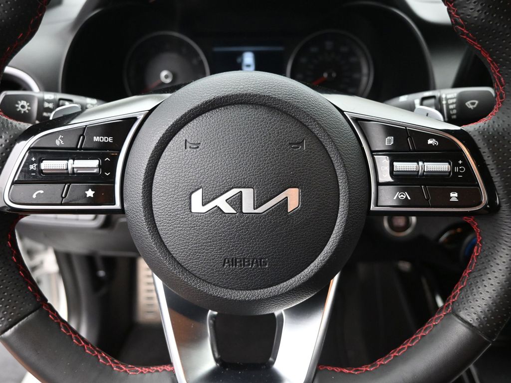 2023 Kia Forte GT photo 12