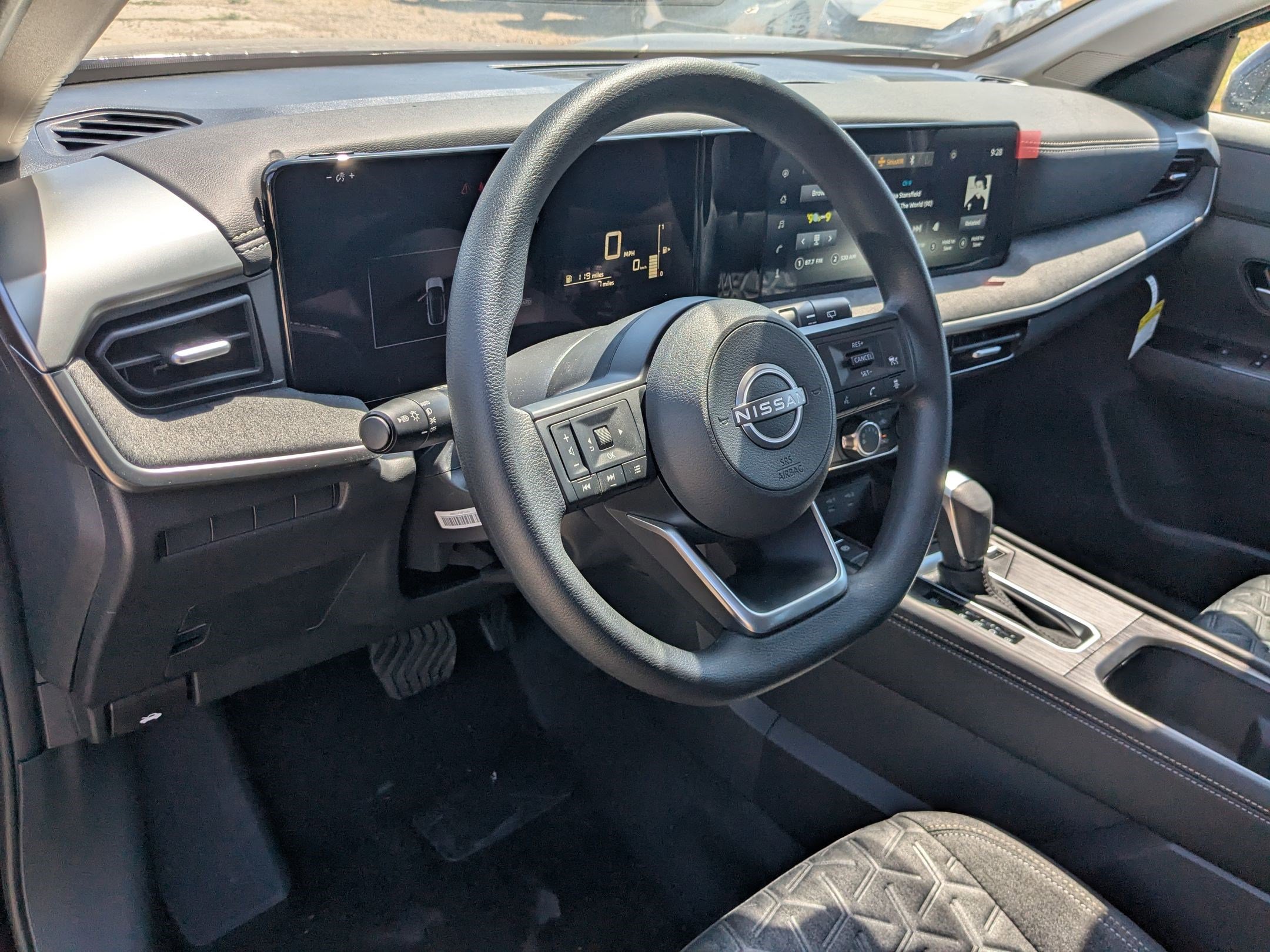 2025 Nissan Kicks SV photo 7