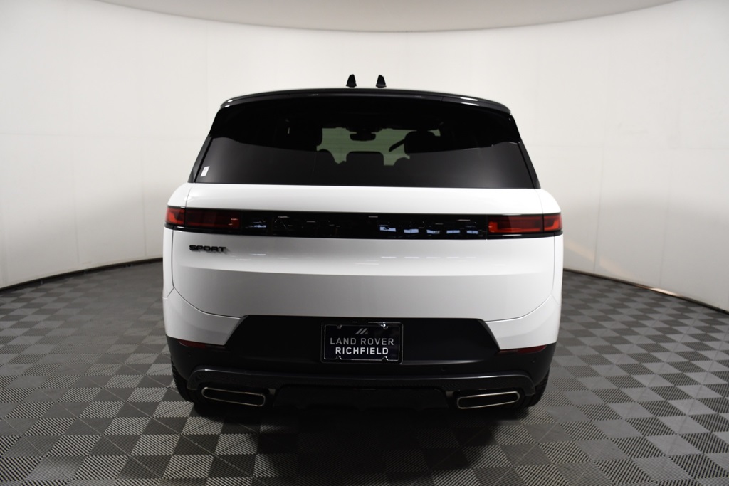2025 Land Rover Range Rover Sport SE photo 5