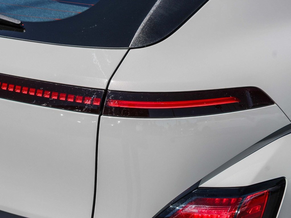 2024 Hyundai Kona Electric SE photo 12