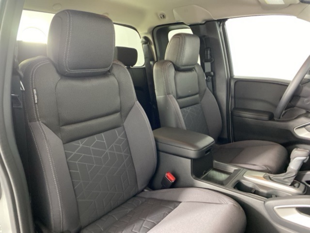 2025 Nissan Frontier SV photo 11