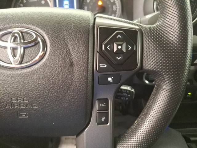 2022 Toyota Tacoma TRD Off-Road photo 15