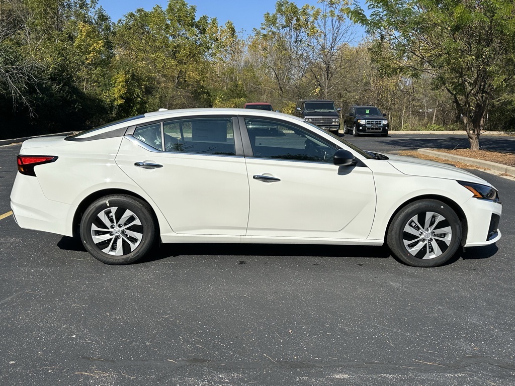 2025 Nissan Altima 2.5 S photo 3