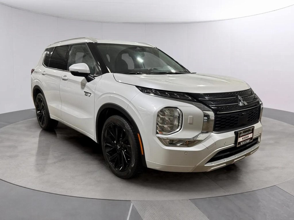 2024 Mitsubishi Outlander SEL's photo