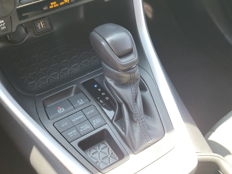 2023 Toyota RAV4 LE photo 20