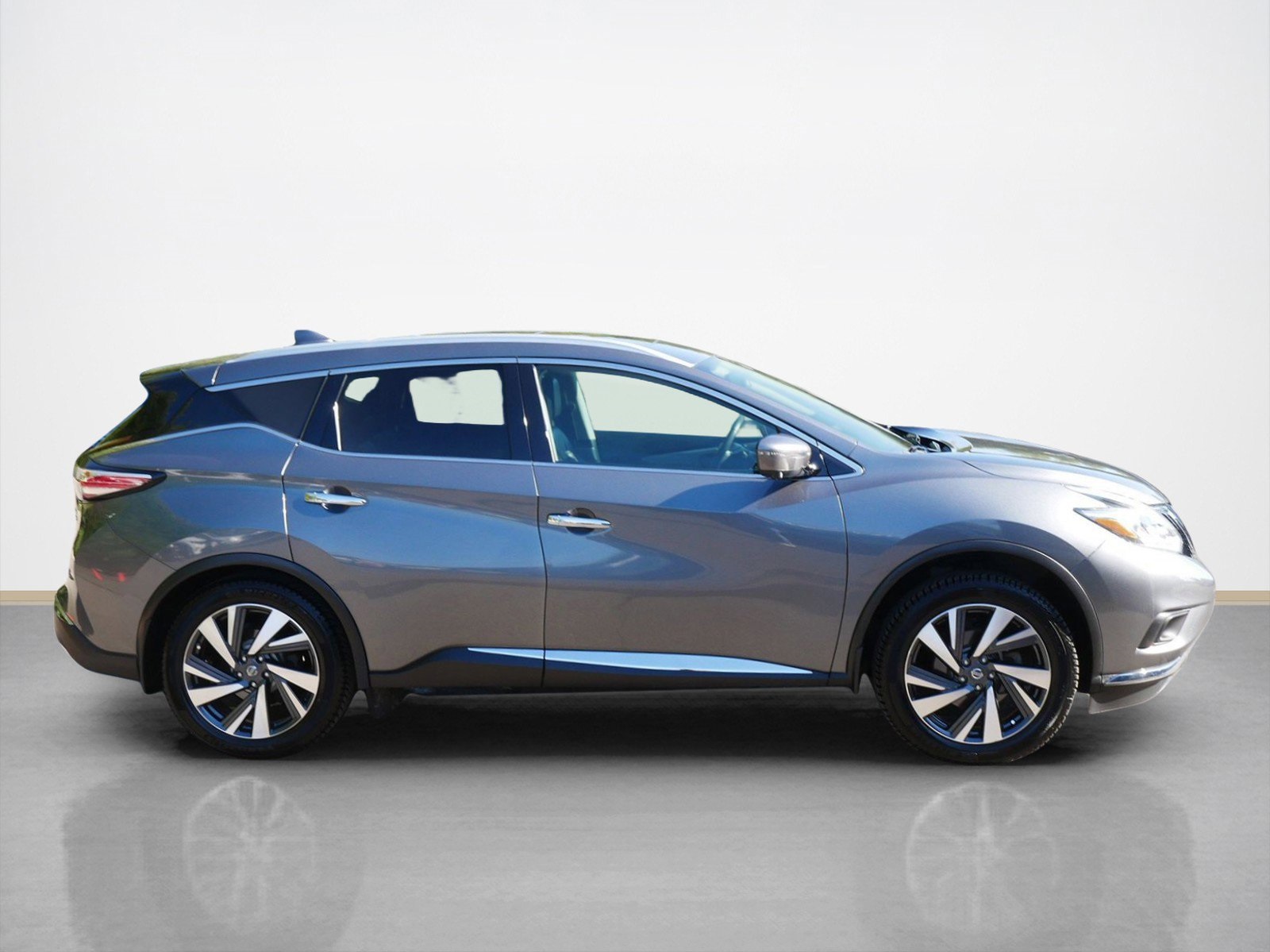 2017 Nissan Murano Platinum photo 2