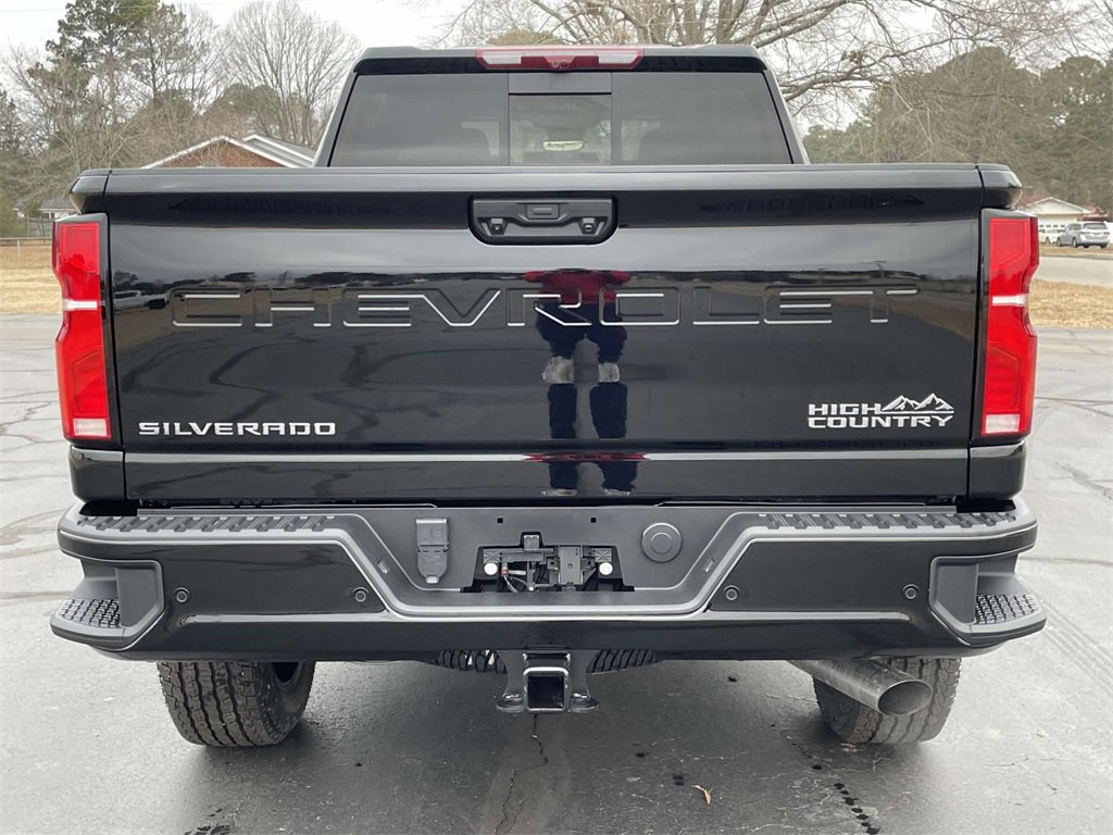 2025 Chevrolet Silverado 2500HD High Country photo 4