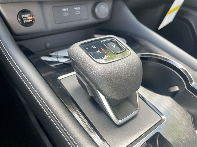 2025 Nissan Rogue Platinum photo 26