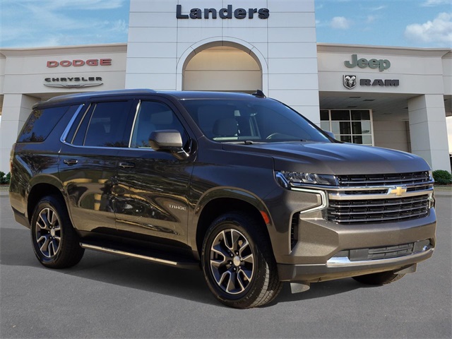 2021 Chevrolet Tahoe LT photo 3