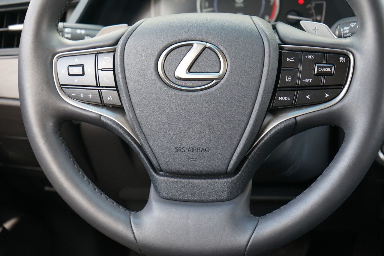 2025 Lexus ES 350 photo 27
