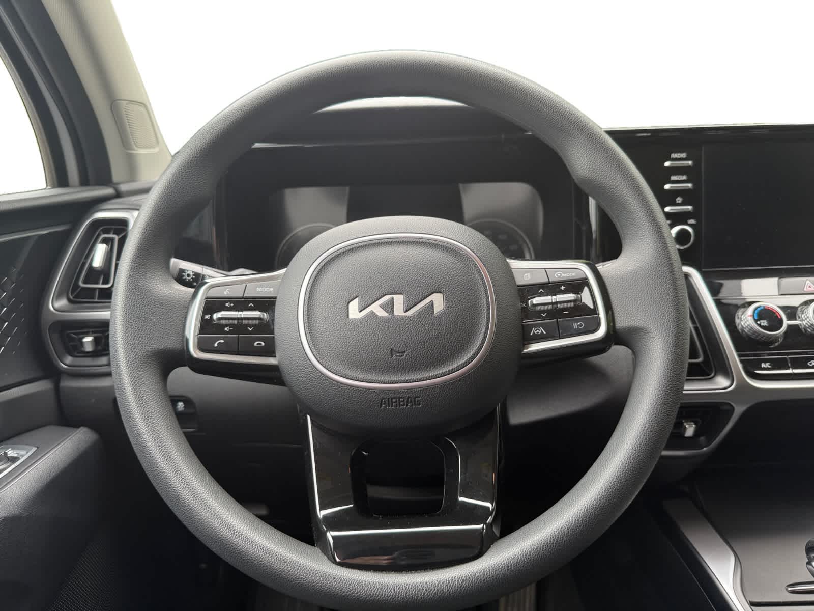 2023 Kia Sorento LX photo 10