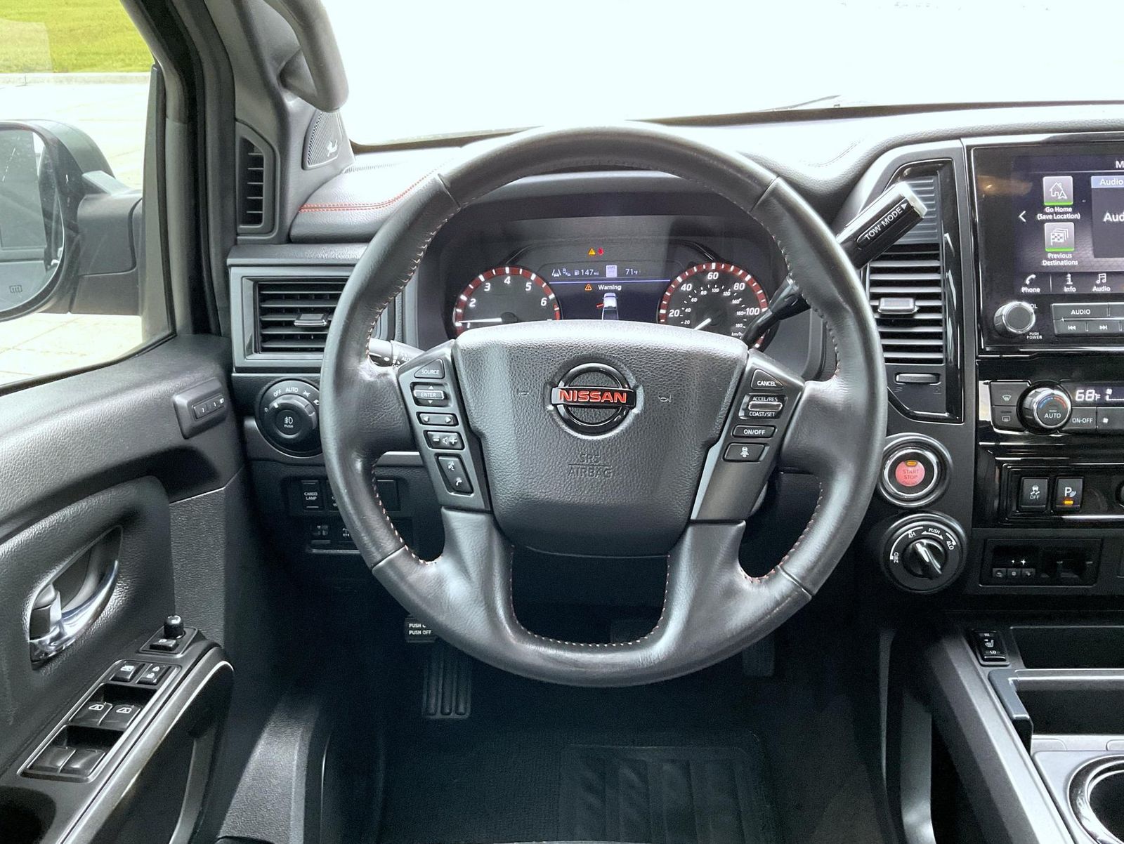 2020 Nissan Titan PRO-4X photo 11