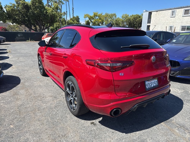 2022 Alfa Romeo Stelvio Ti photo 3
