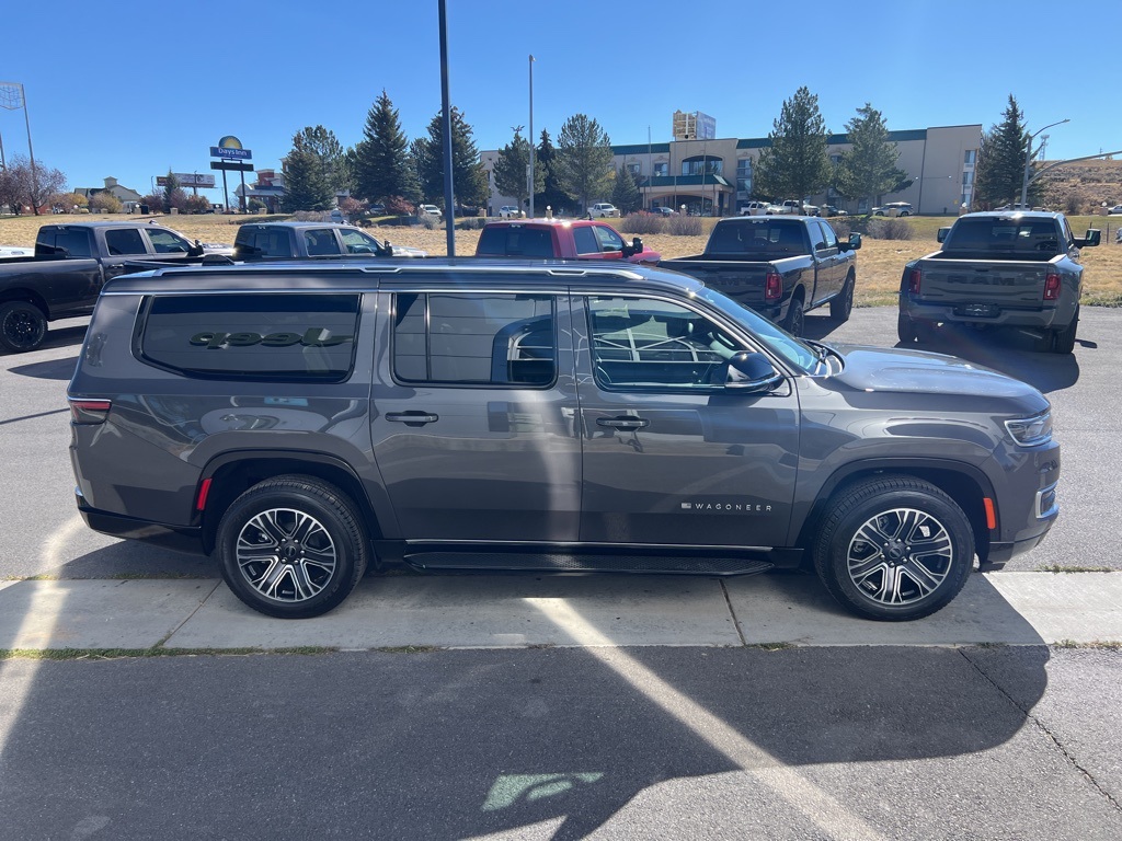 2025 Jeep Wagoneer L Base photo 4