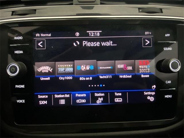2022 Volkswagen Tiguan SE R-Line Black photo 16