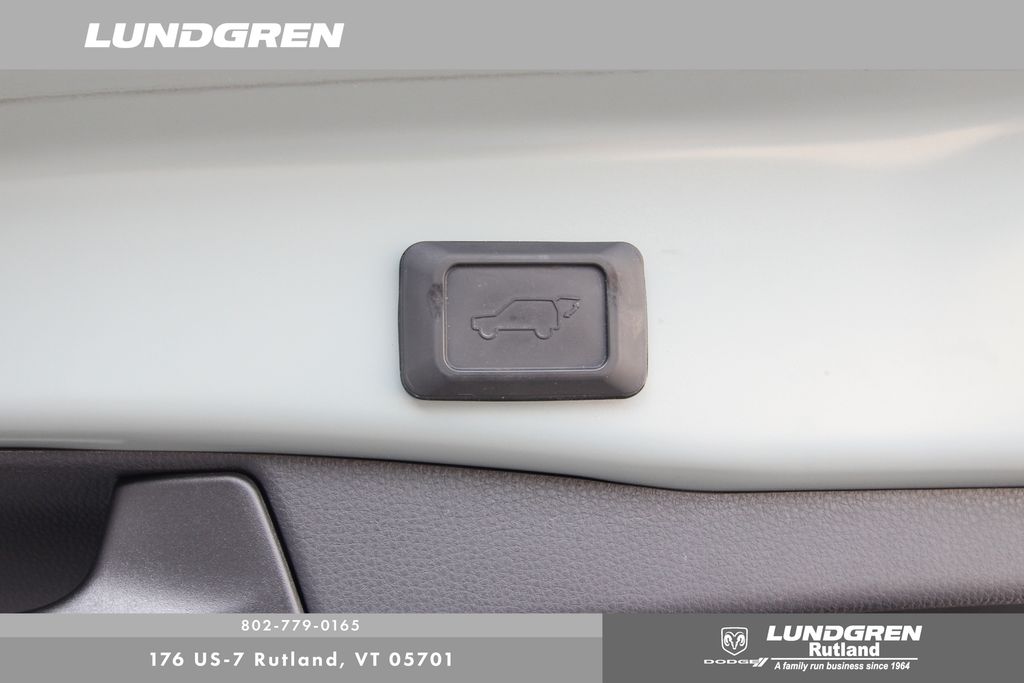 2019 Toyota RAV4 XLE photo 27