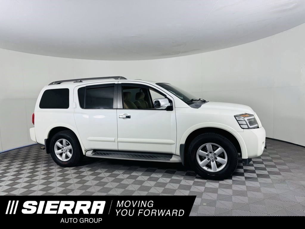 Used 2014 White Nissan SV image 1