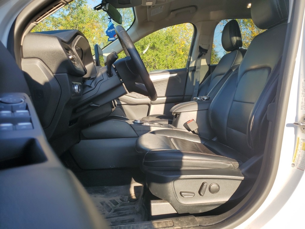 2020 Ford Escape SEL photo 6