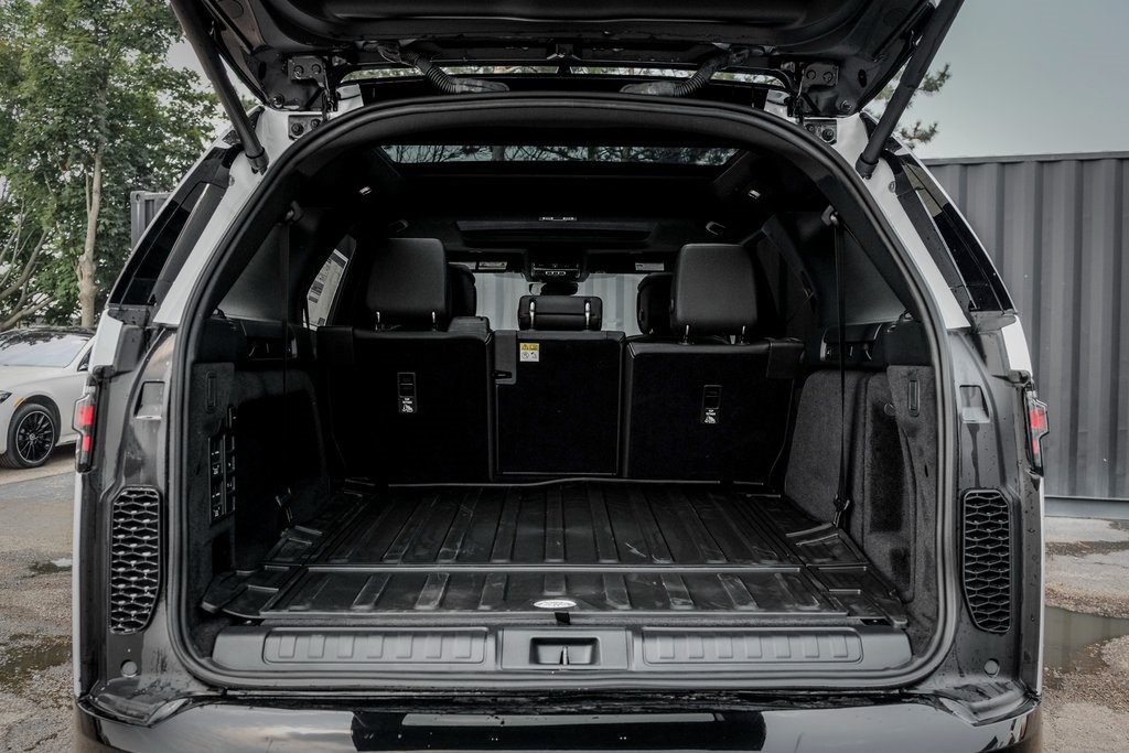 2025 Land Rover Discovery SE photo 5