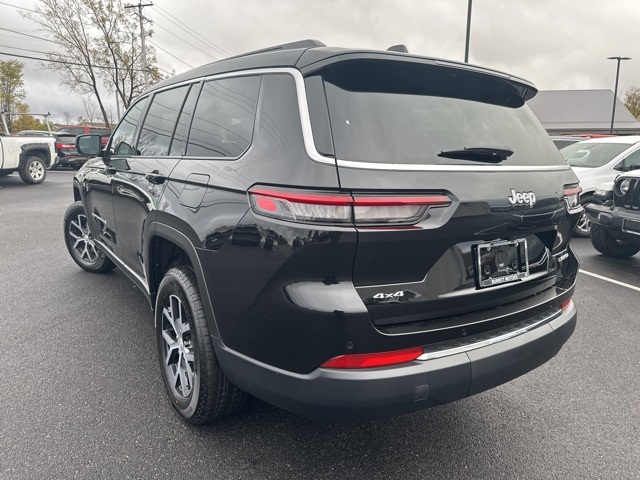 2025 Jeep Grand Cherokee Limited photo 4