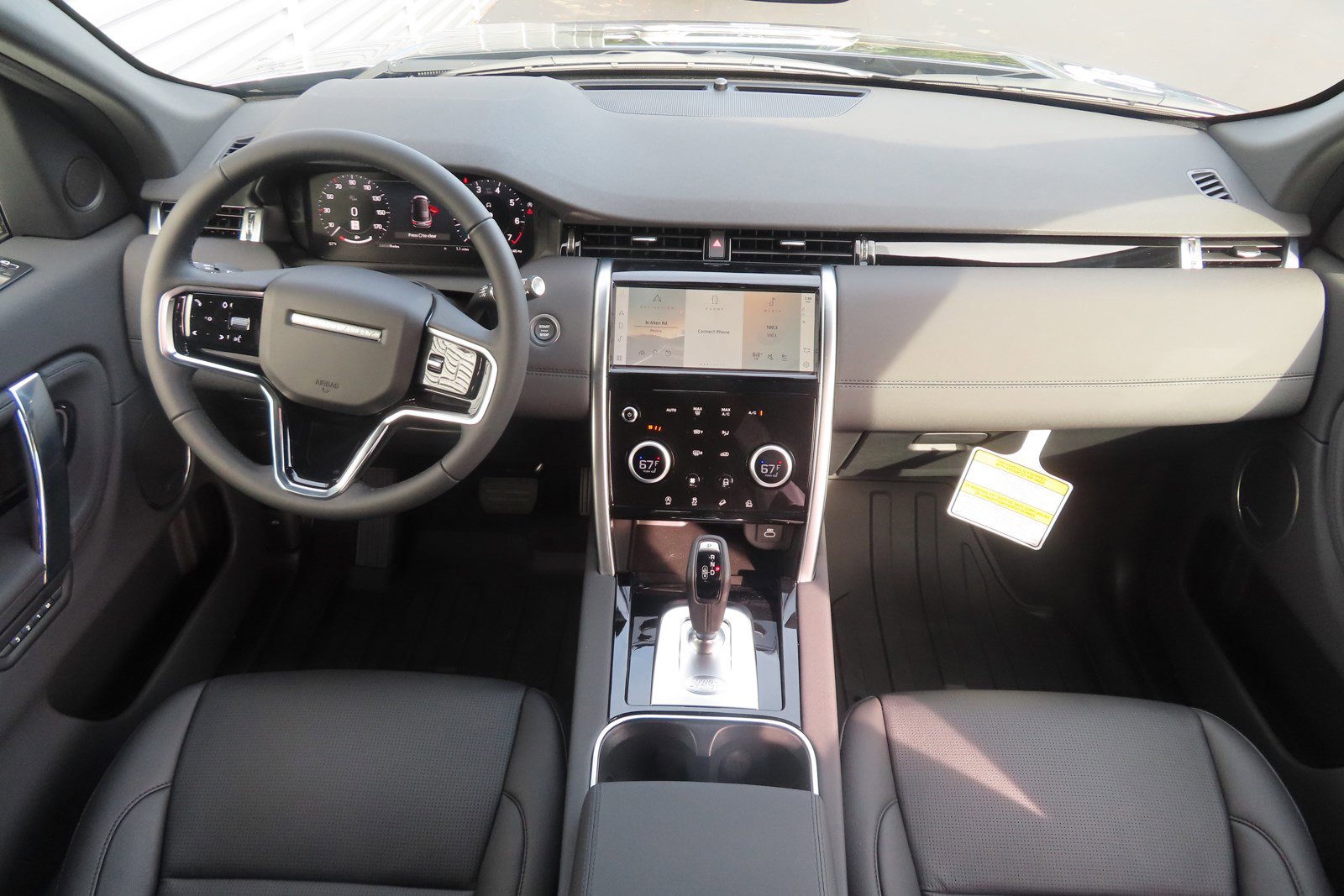2023 Land Rover Discovery Sport SE photo 5