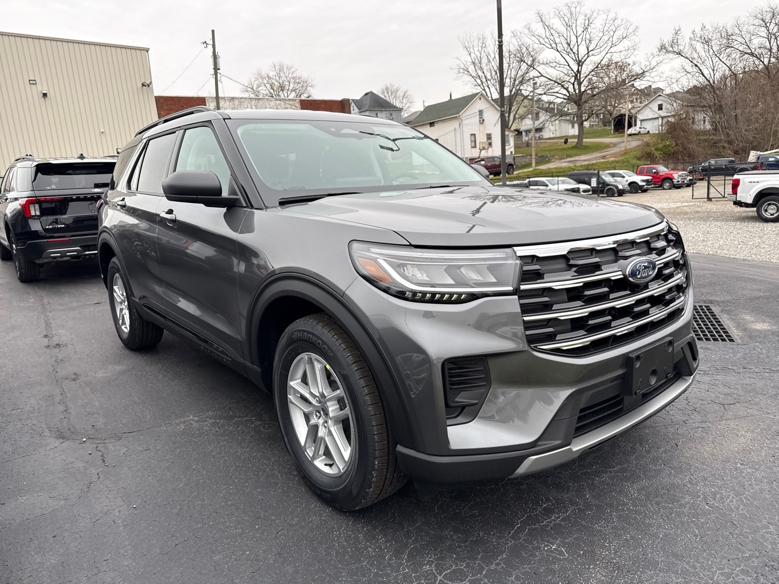 2026 Ford Explorer photo 2