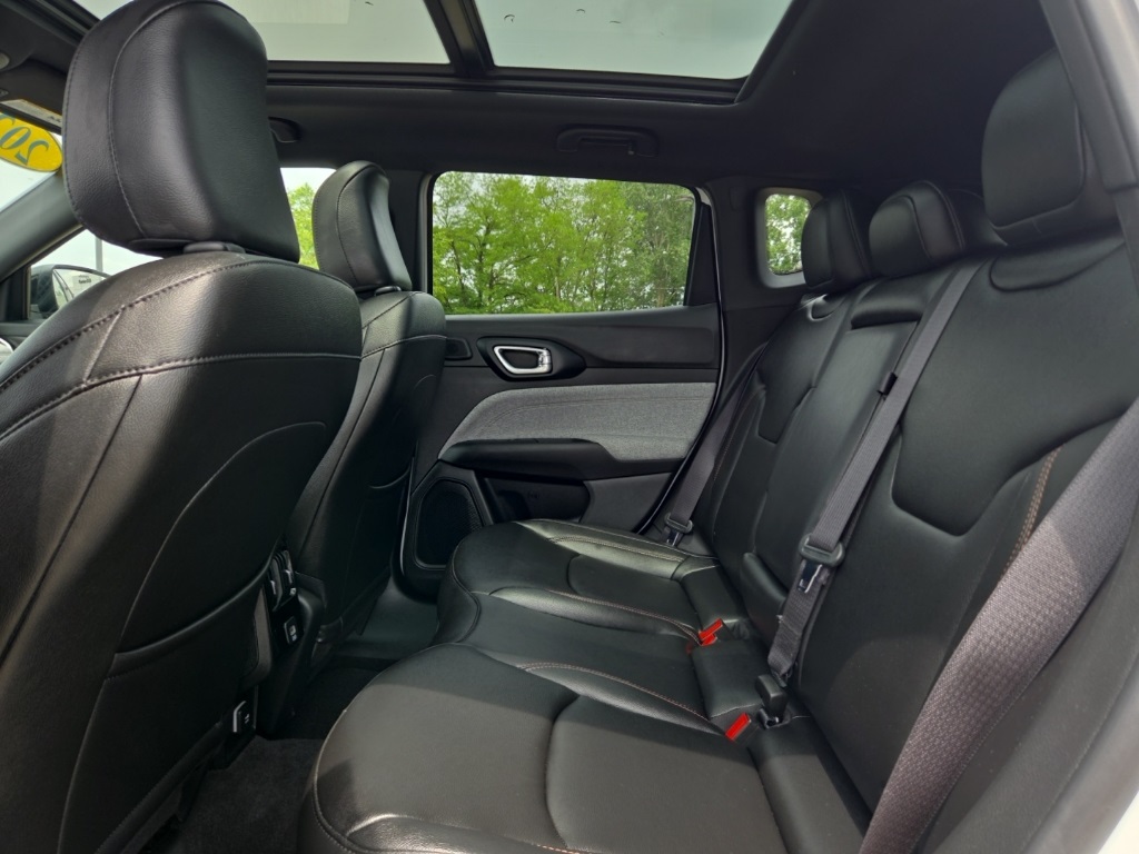 2024 Jeep Compass Latitude Lux photo 20
