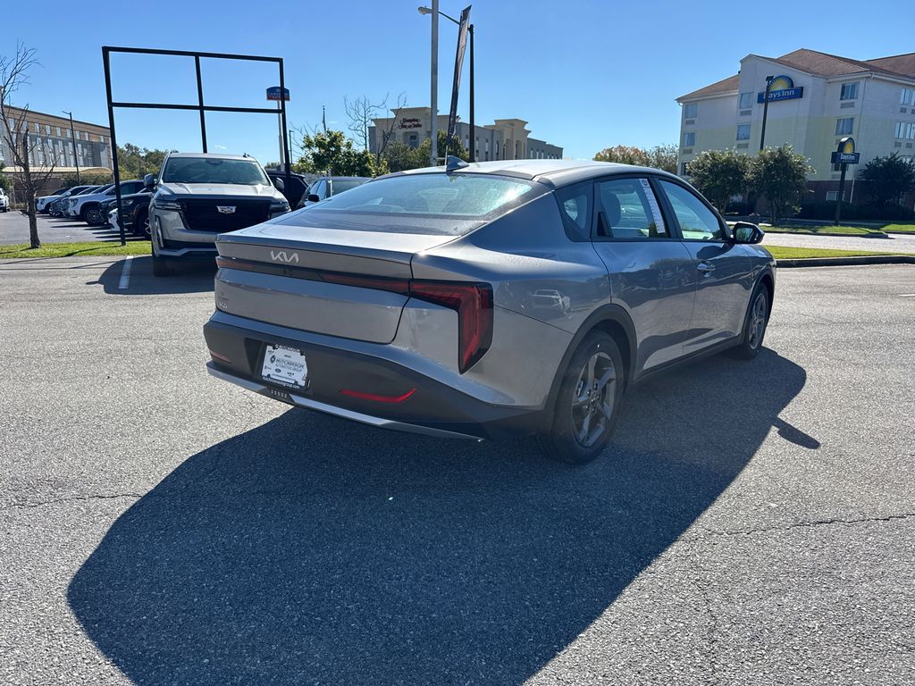 2025 Kia K4 LXS photo 3