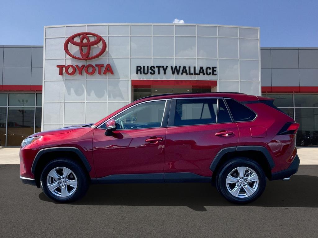 2023 Toyota RAV4 XLE's photo