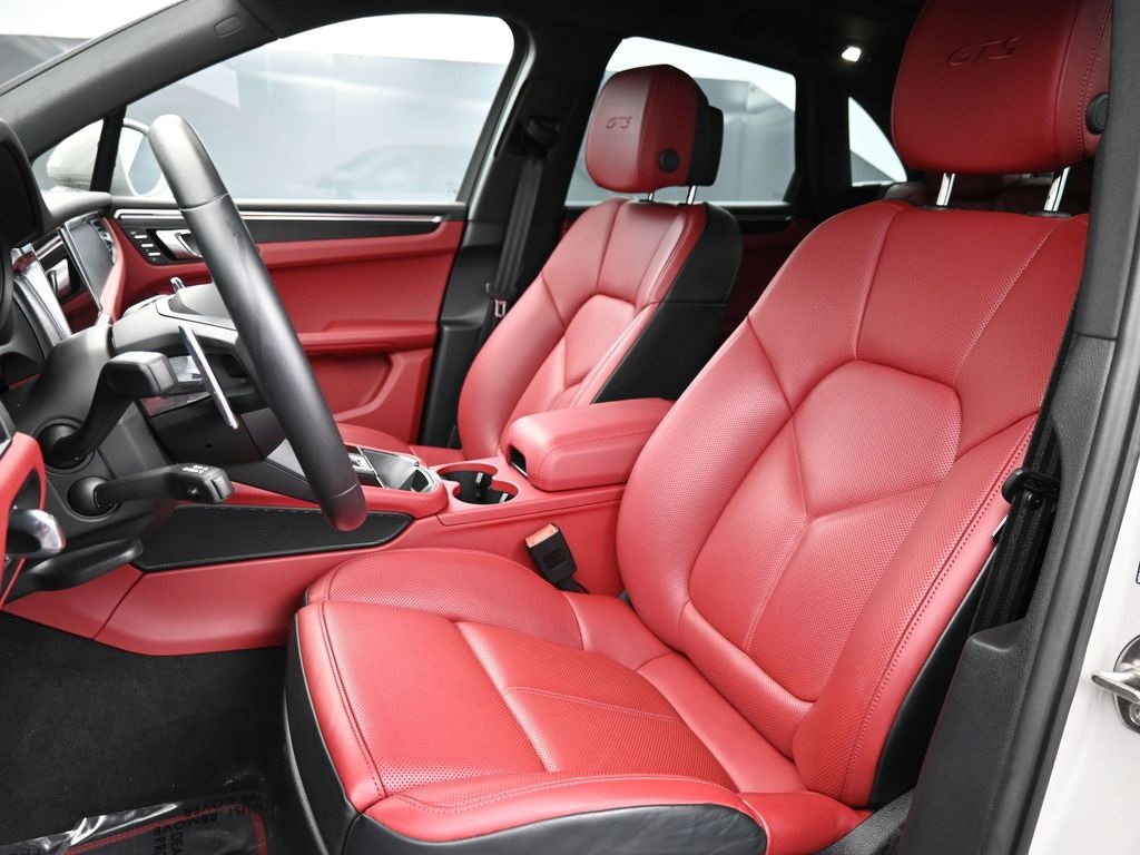 2024 Porsche Macan GTS photo 5