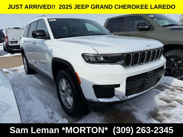 2025 Jeep Grand Cherokee L Laredo's photo