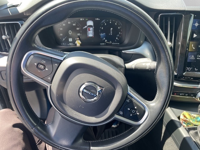 2019 Volvo XC60 T6 Momentum photo 3