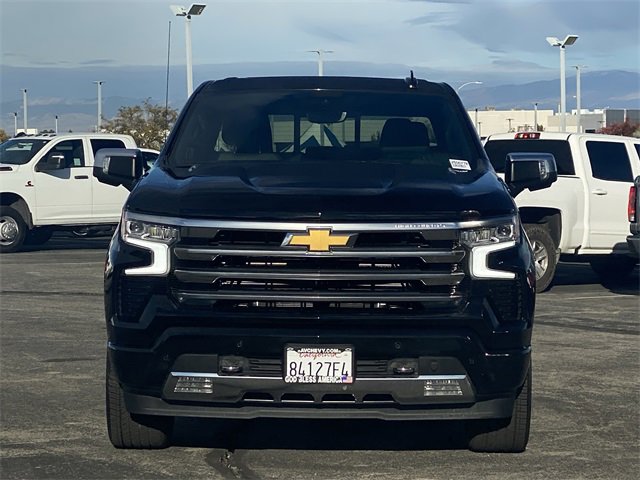 2025 Chevrolet Silverado 1500 High Country photo 2
